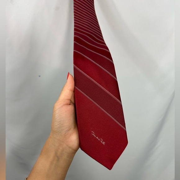 Oscar De La Renta Red Striped Tie - Picture 1 of 8